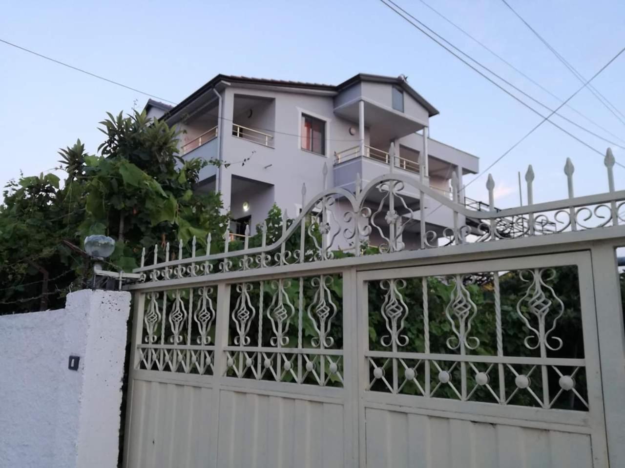 דורס Villa Osmani מראה חיצוני תמונה