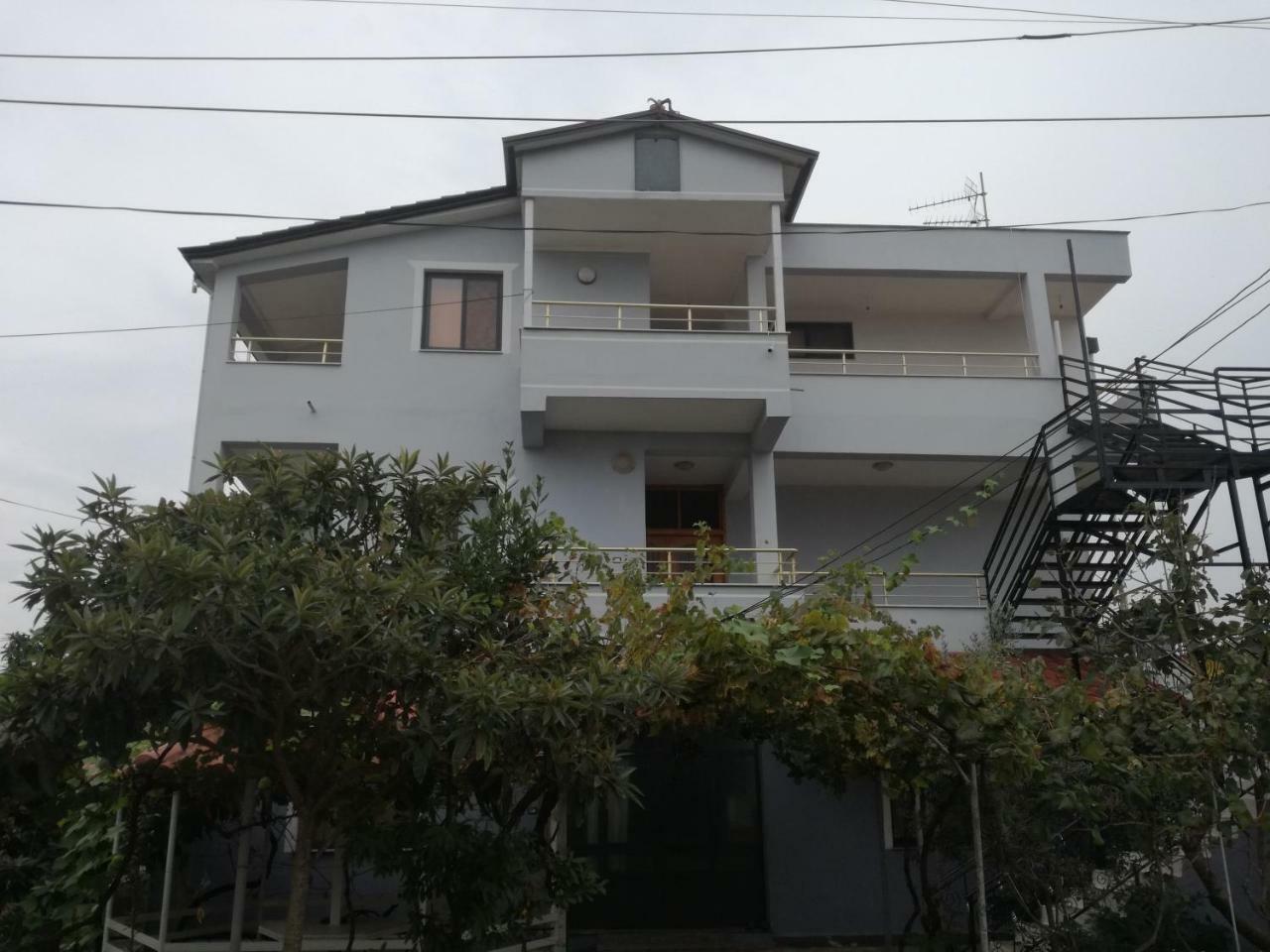 דורס Villa Osmani מראה חיצוני תמונה